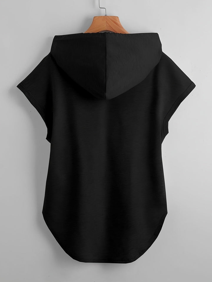 Matthias - חולצת טי שרוול קצר עם קפוצ'ון וקו תחתון א-סימטרי