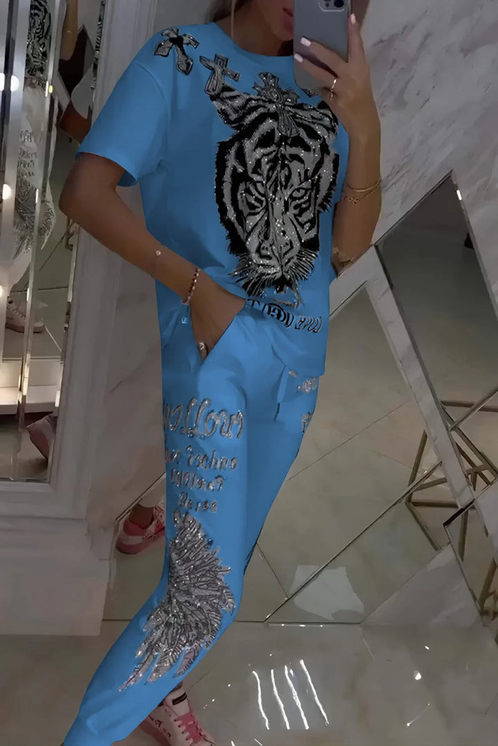 Quinzella - סט אופנתי של טופ ומכנסיים מודפסים