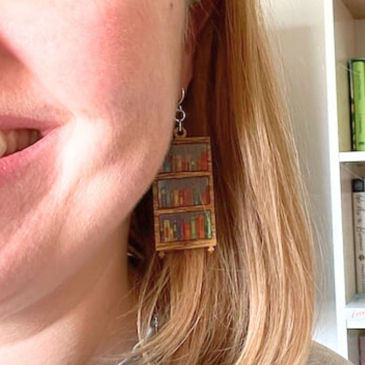 Kamia –   זוג עגילים לאוהבי ספרים