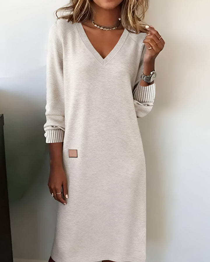 Kymari - שמלת סריג ארוכה וקז'ואלית עם מחשוף V