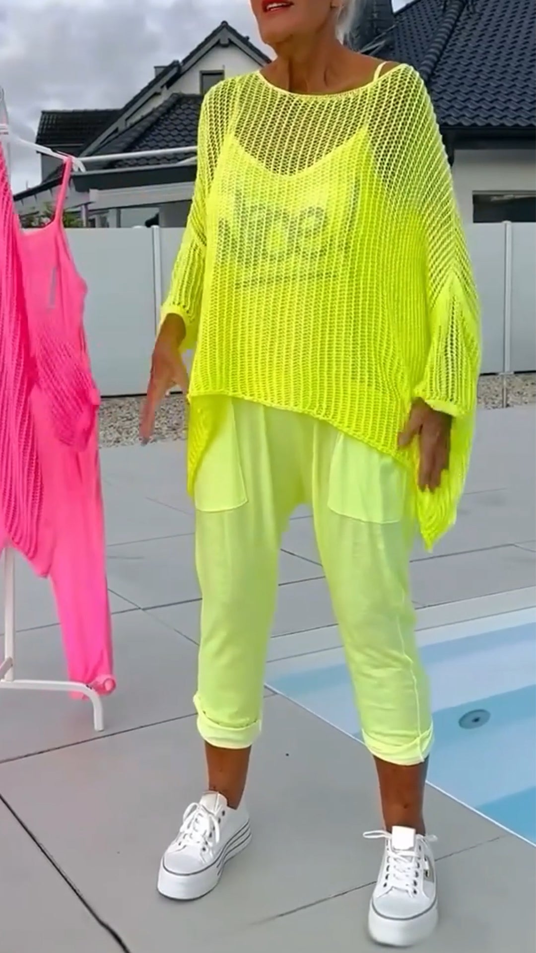 Spanou - אוברול קז'ואל וחולצת סמוק חלולה