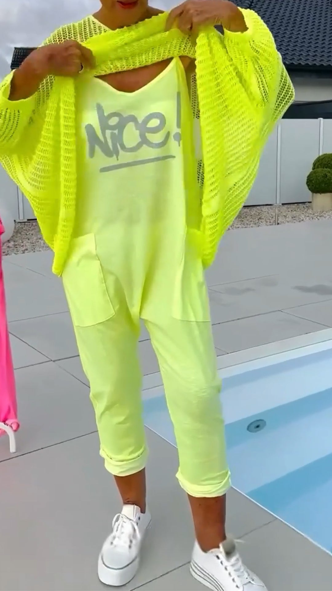 Spanou - אוברול קז'ואל וחולצת סמוק חלולה