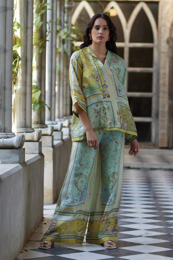 Paulette - סט מכנסיים עם פרחים בסגנון פיוז'ן