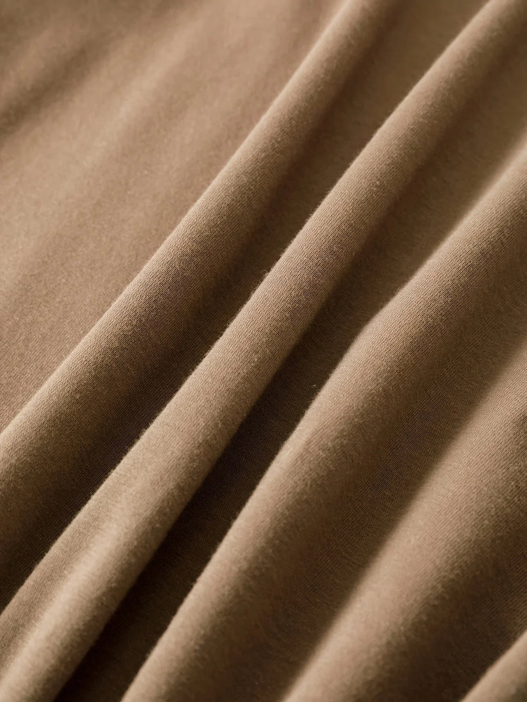 Larson - חולצת טי שרוול קצר בסגנון קז'ואל עם הדפס לב