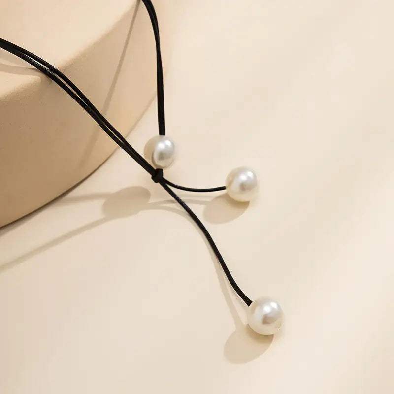 Lullia - שרשרת גיאומטרית פשוטה מחוט שעווה