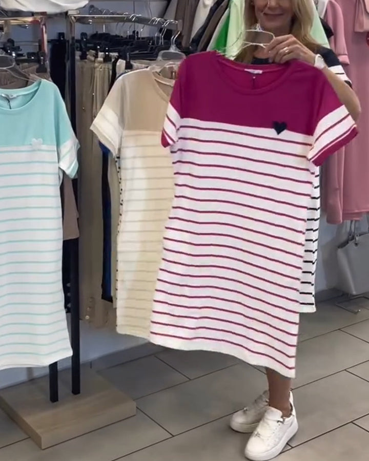 Luella - שמלת פסים יומיומית עם מפתח עגול