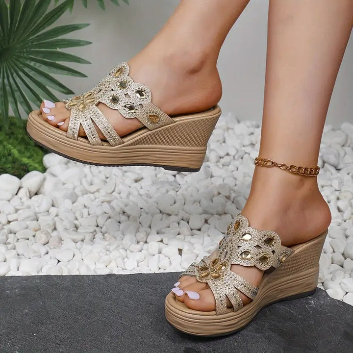 Lakeisha - סנדלי עקב עם אבני חן