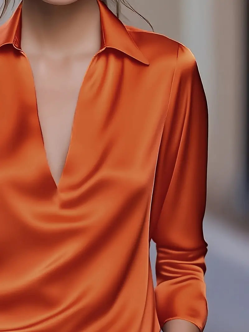 Nadene - חולצת צוואר V פרימיום