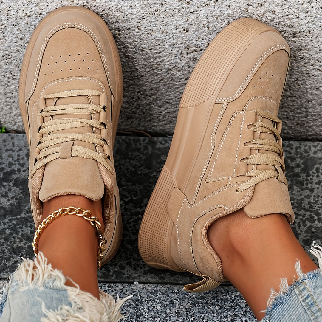 Namira - נעלי ספורט עם שרוכים וקצה עגול