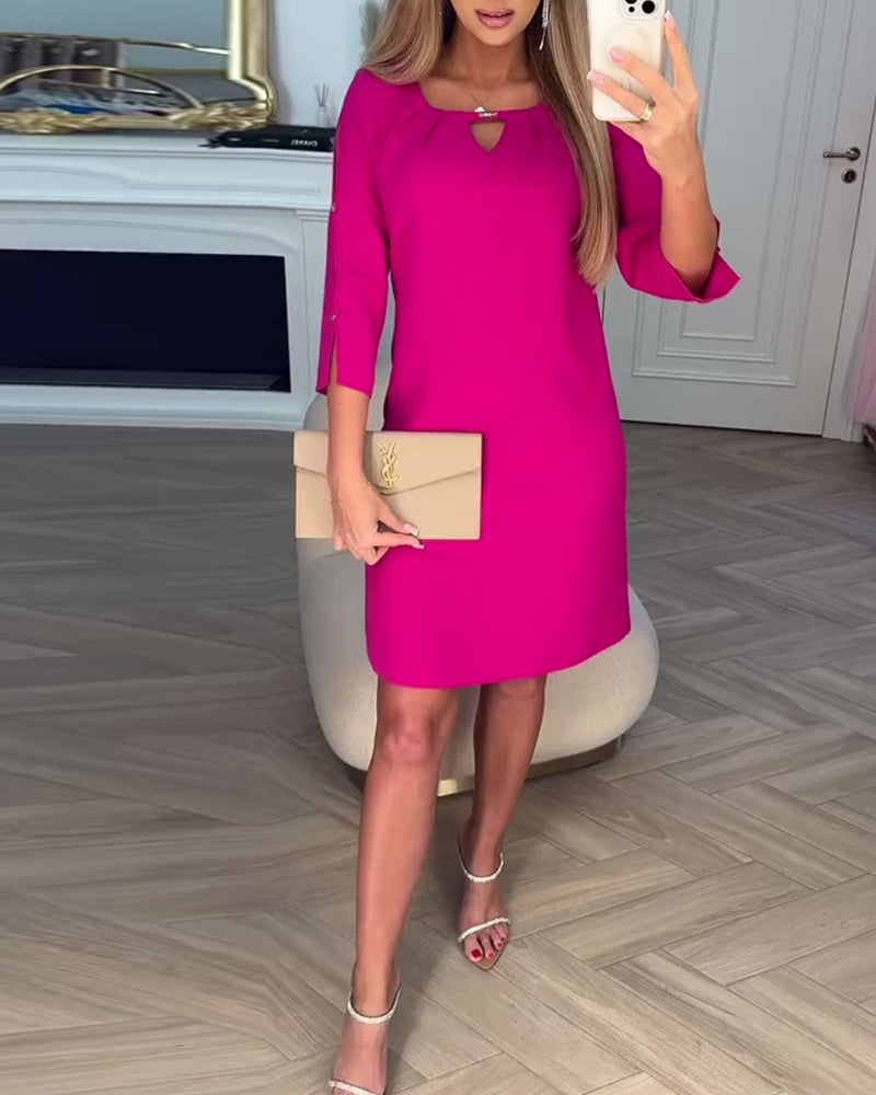 Kamelia - שמלת מיני עם שרוולים עם חריץ מפתח