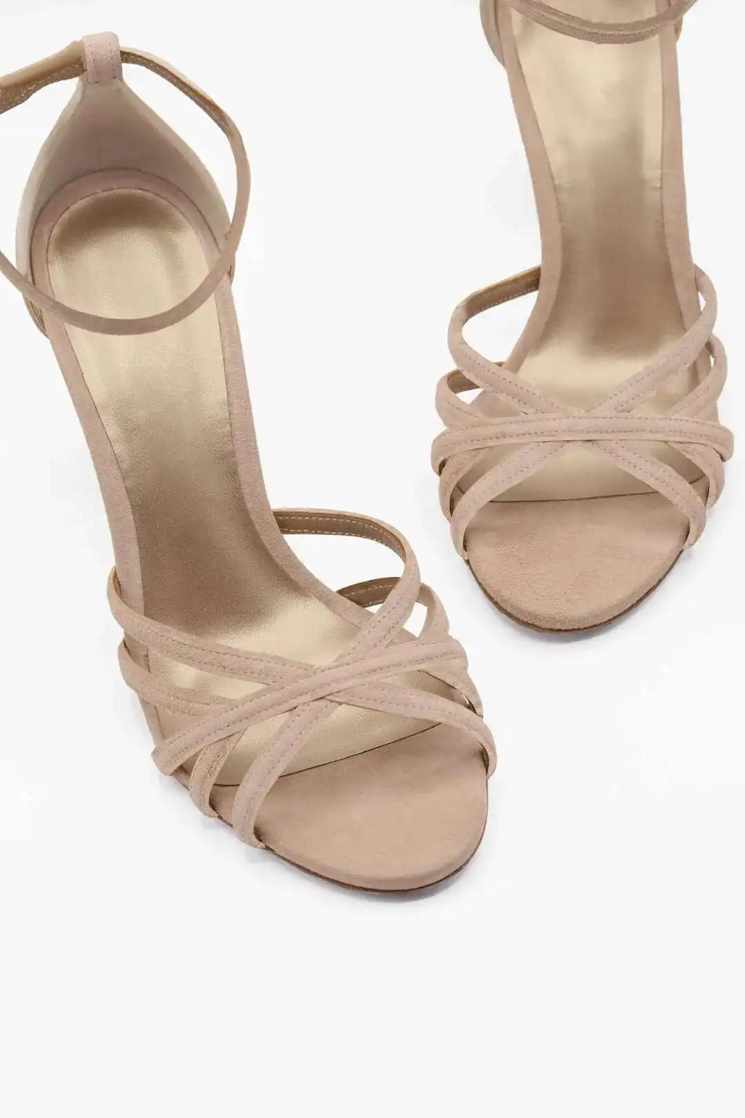 Kassiana - סנדלים עם קצה עגול ועקב דק