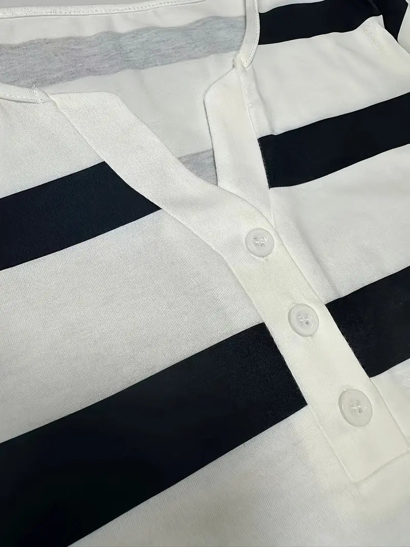 Dakota - טי שירט קז'ואל עם צווארון V והדפס פסים