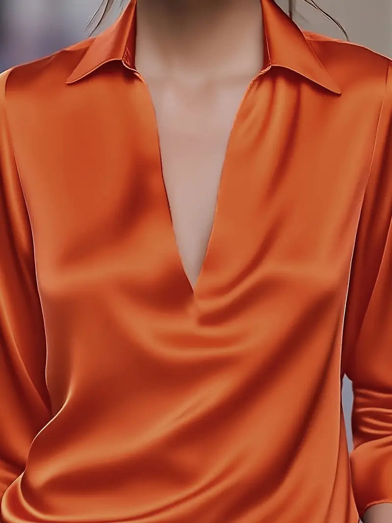 Nadene - חולצת צוואר V פרימיום