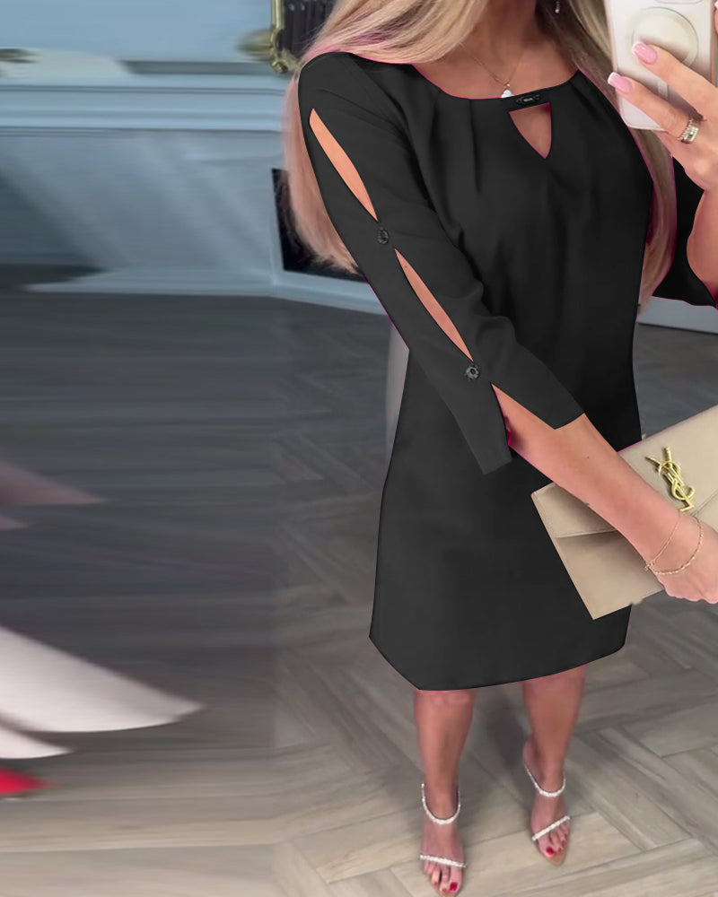 Kamelia - שמלת מיני עם שרוולים עם חריץ מפתח