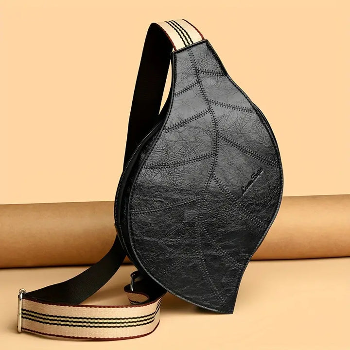 Carmela - תיק צד מעור עם רצועה מתכווננת ואבזם