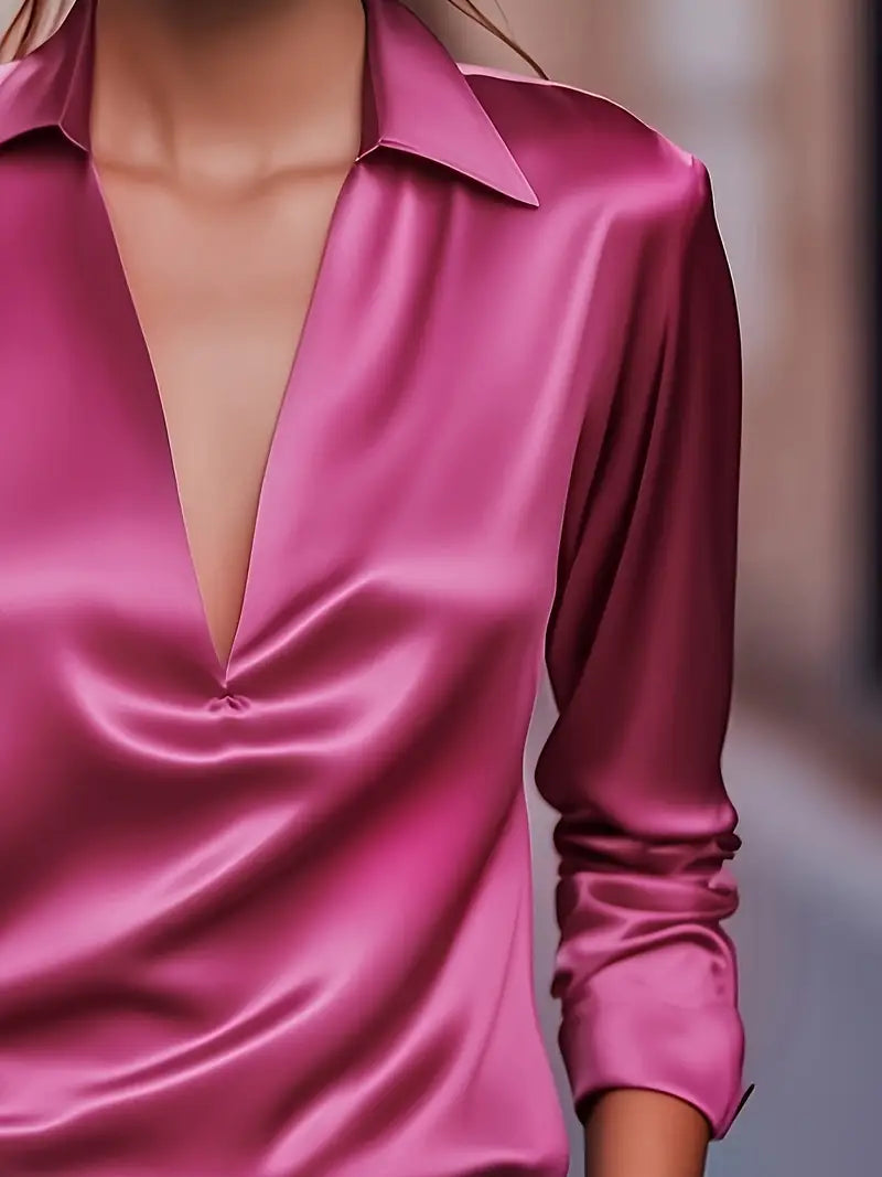 Nadene - חולצת צוואר V פרימיום