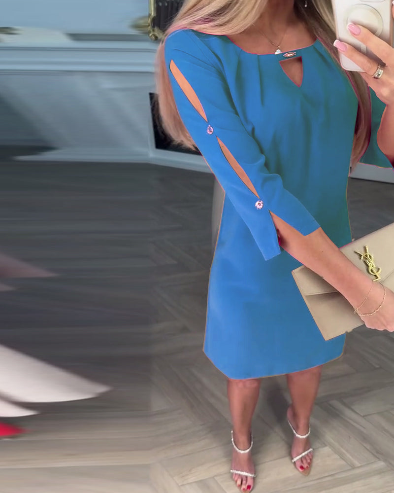 Kamelia - שמלת מיני עם שרוולים עם חריץ מפתח