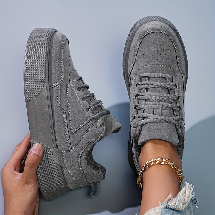 Namira - נעלי ספורט עם שרוכים וקצה עגול