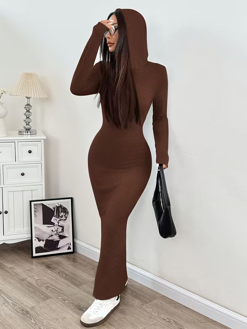 Dahye - שמלת מקסי עם שרוולים ארוכים וכובע קפוצ'ון