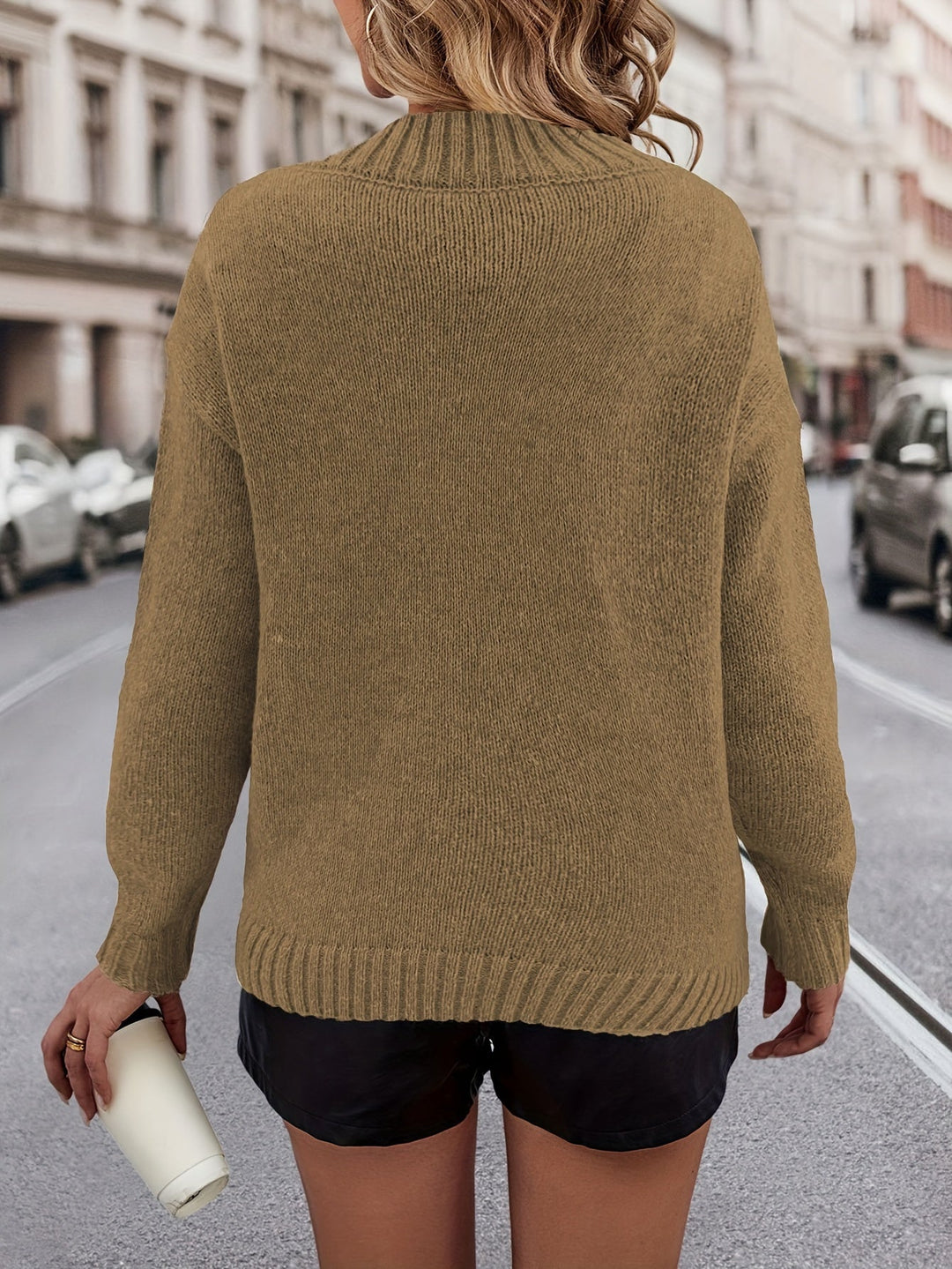 Chrystel - סוודר עם מוטיב לב וצווארון V