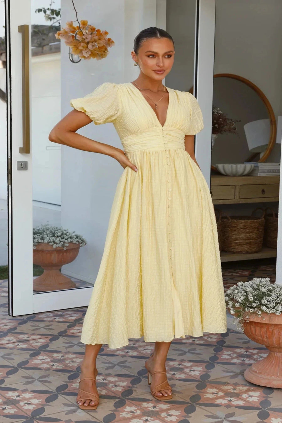 Sneja - שמלת כפתורים אלגנטית עם שרוולים נפוחים