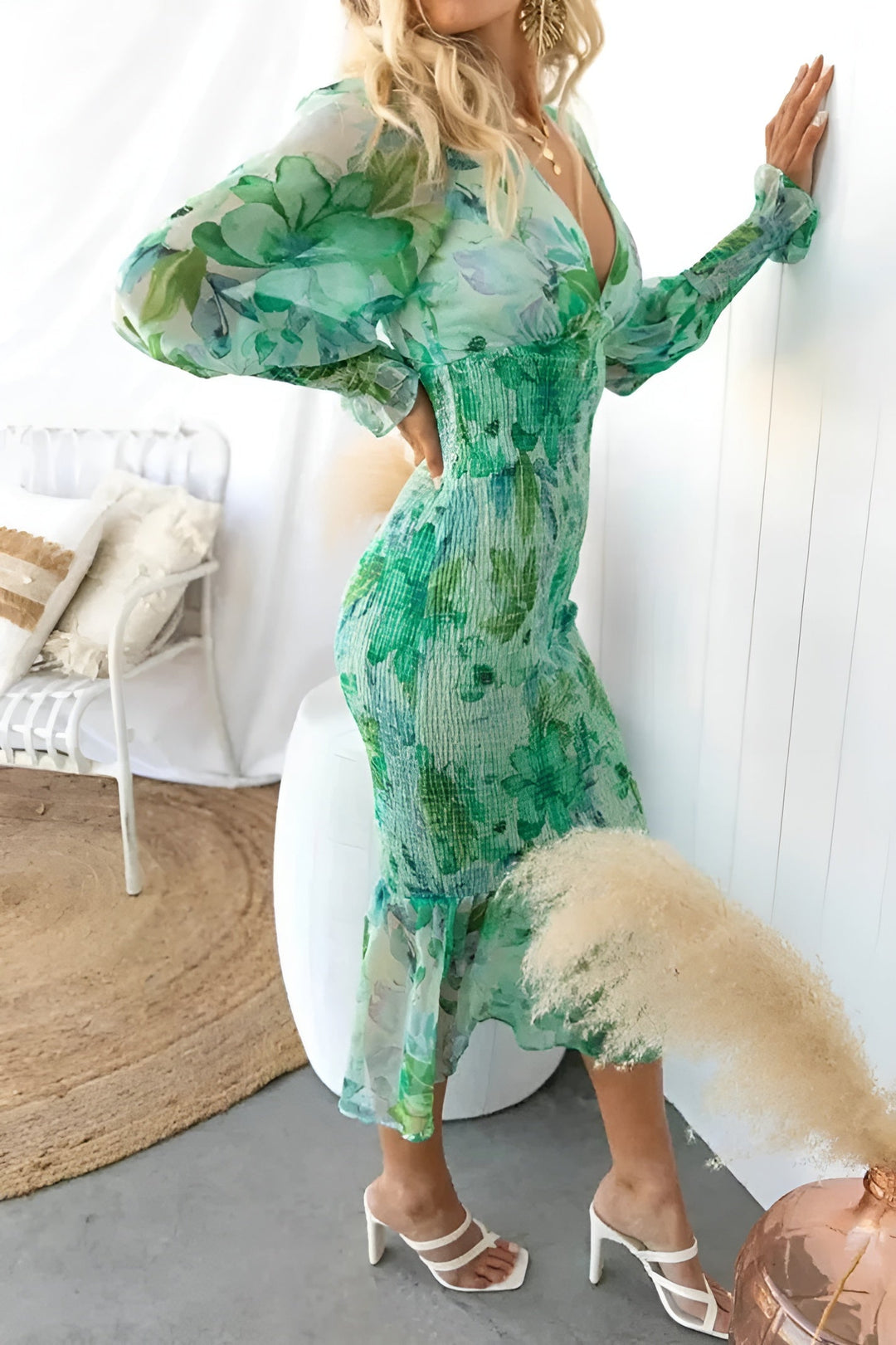 Nayra - שמלת פרחים אלגנטית עם מפתח V