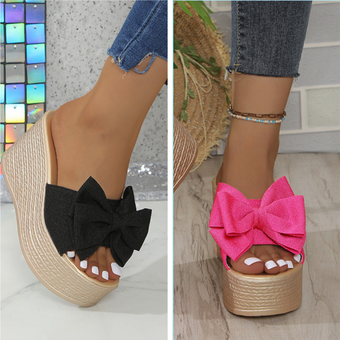 Sloane - נעלי בית נוחות עם קשת וסוליה עבה