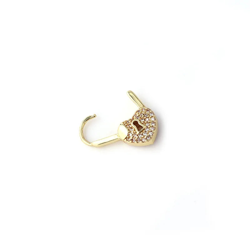 LuxeHeart - עגילי חישוק עם תליון לב