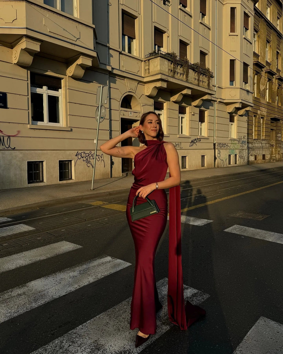 Lucila - שמלת מקסי עם מחשוף סירה