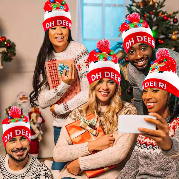 MerryGlow - כובע סרוג עם תאורה לחג המולד