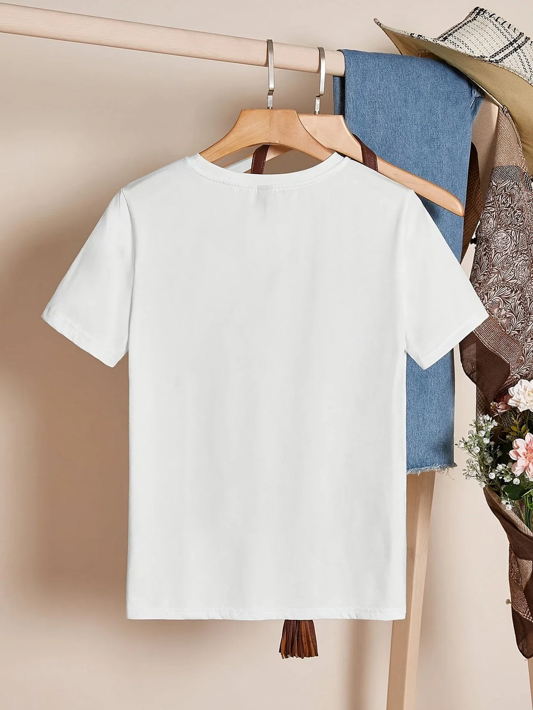 Larson - חולצת טי שרוול קצר בסגנון קז'ואל עם הדפס לב