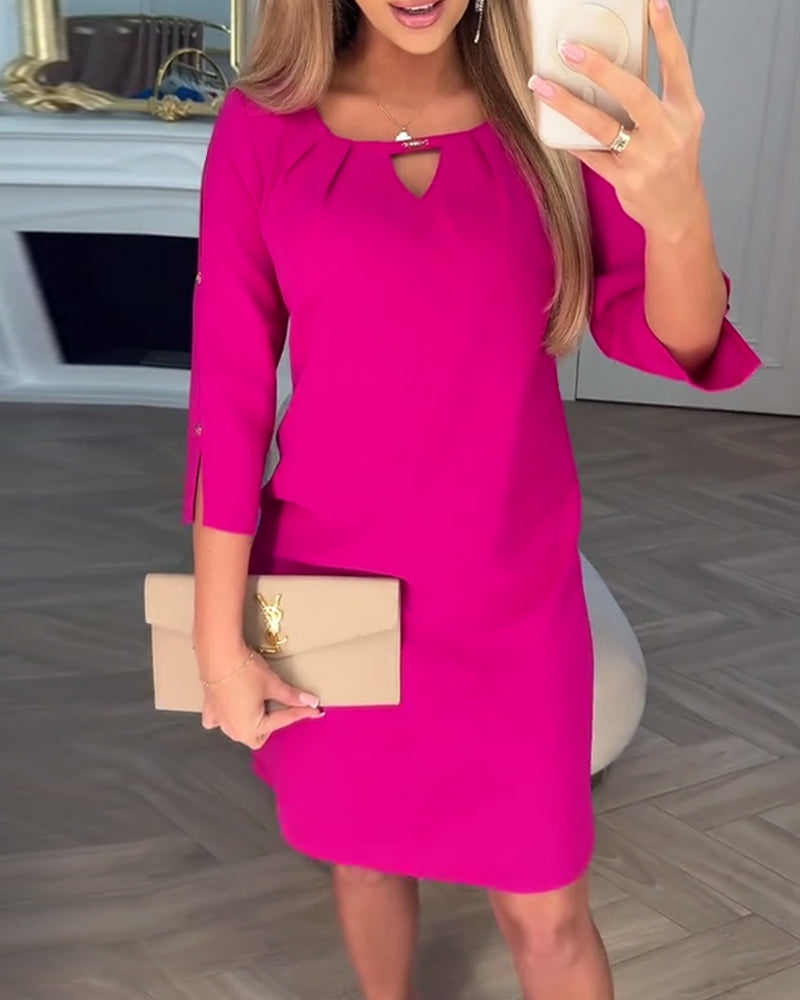 Kamelia - שמלת מיני עם שרוולים עם חריץ מפתח