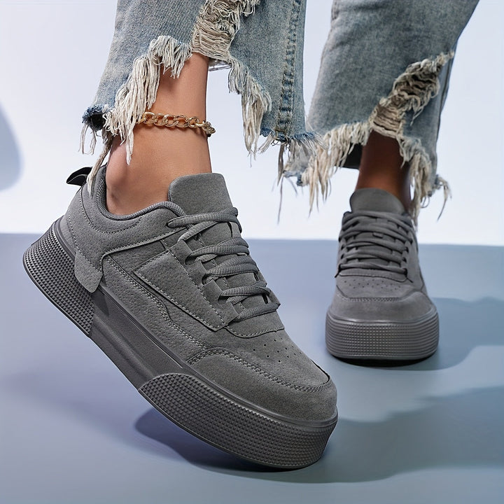 Namira - נעלי ספורט עם שרוכים וקצה עגול