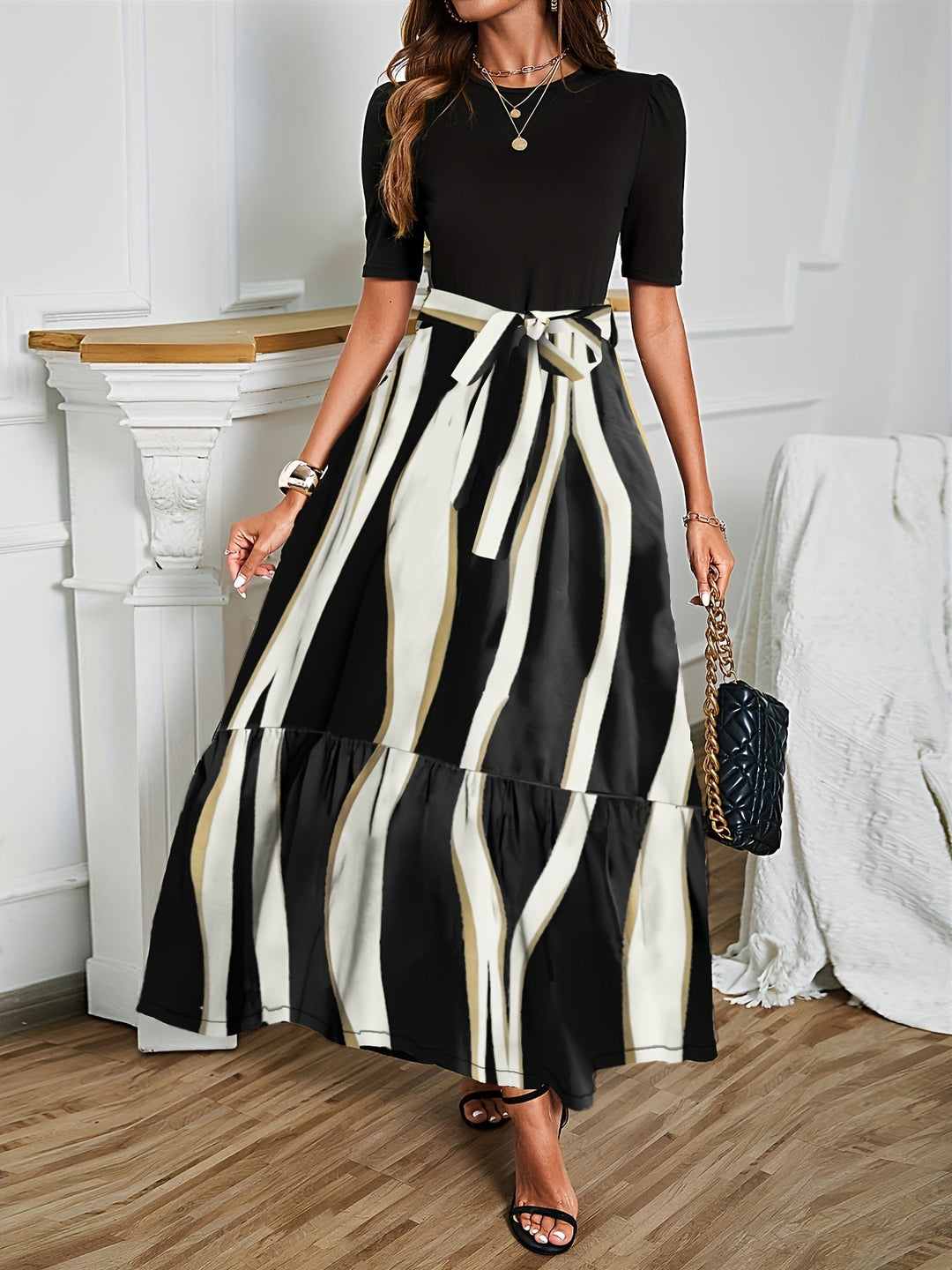 Nuray - שמלת פרחים אלגנטית עם שרוולים קצרים