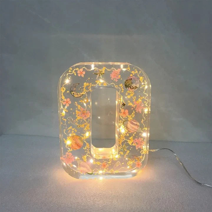 FloraShine - מנורת לילה בעבודת יד משרף פרחים