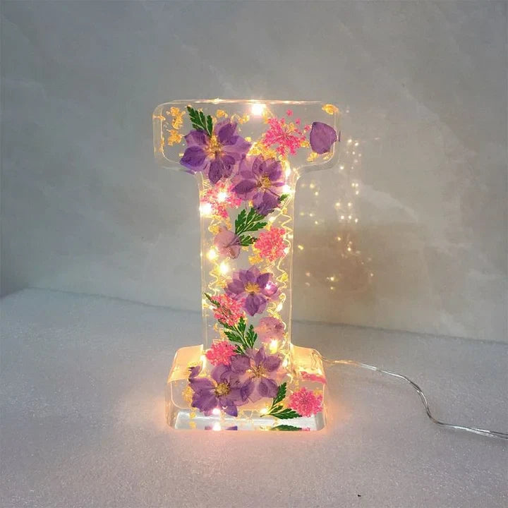 FloraShine - מנורת לילה בעבודת יד משרף פרחים