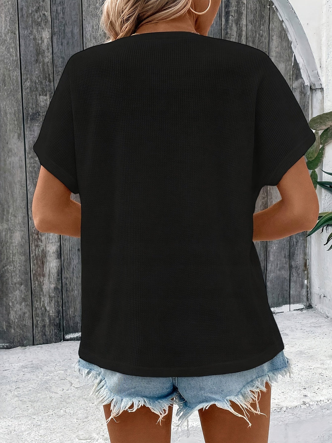 Marylou - חולצה יומיומית עם שרוול קצר וצווארון עגול