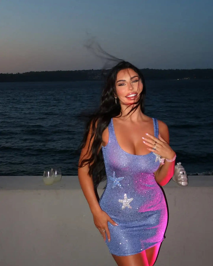 Imani - שמלת מיני אלגנטית עם כוכבים