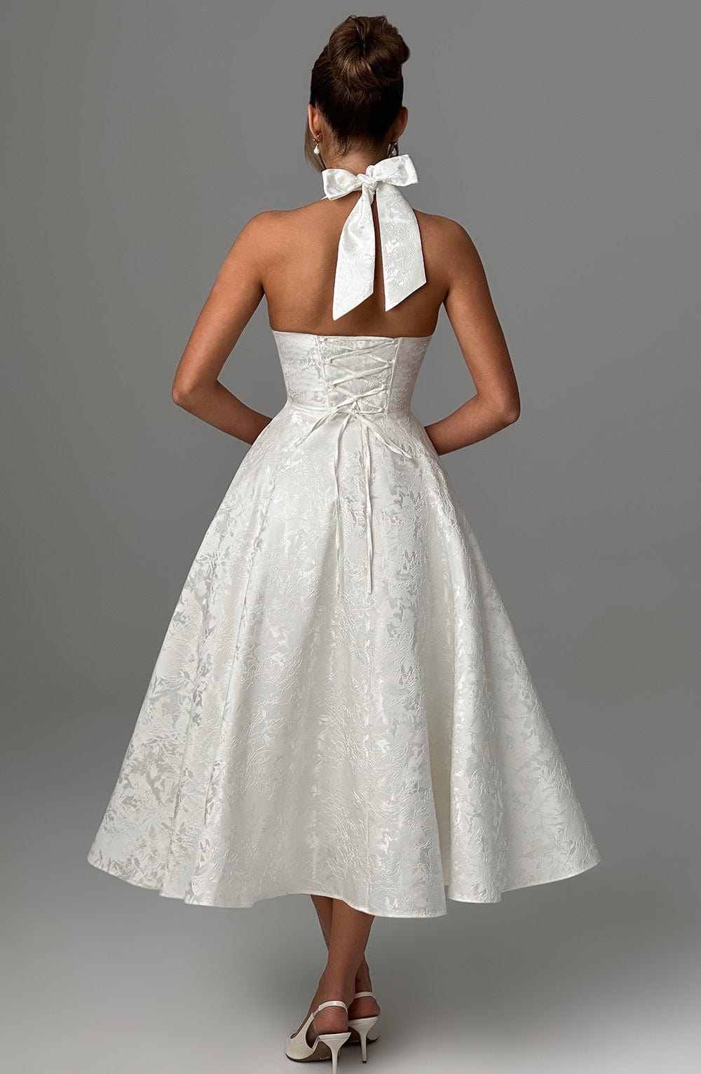 Myra - שמלת מידי אופנתית עם מחשוף הלטר