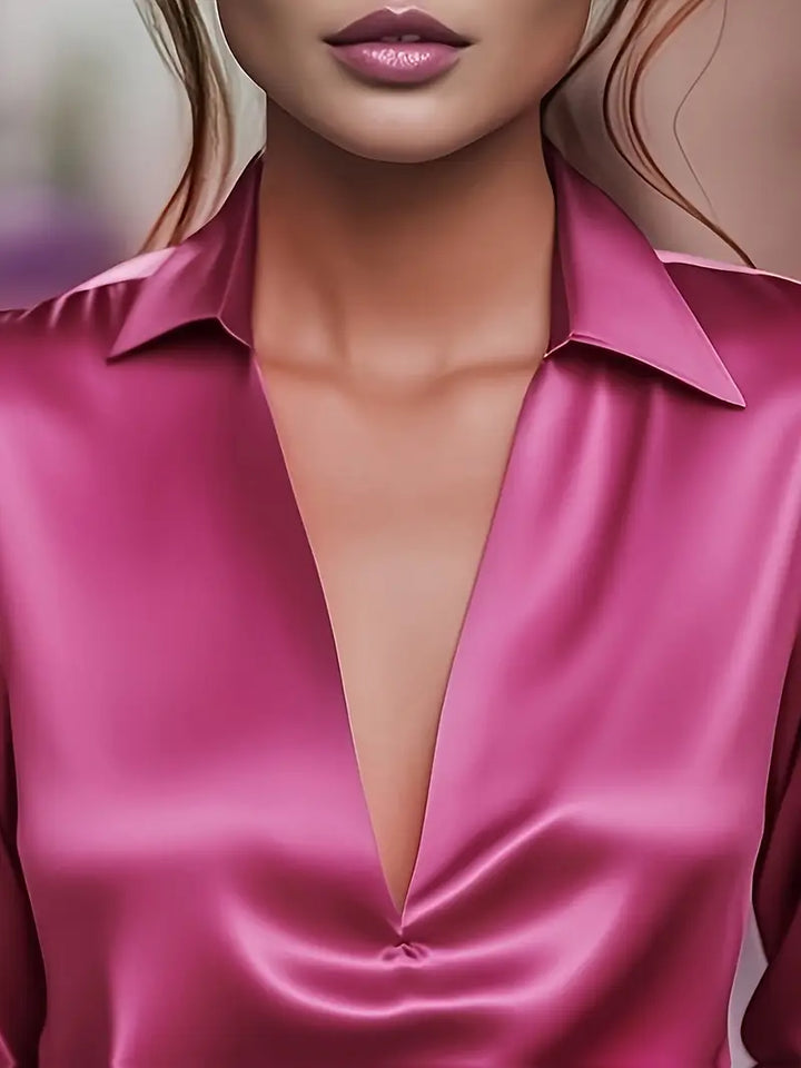 Nadene - חולצת צוואר V פרימיום