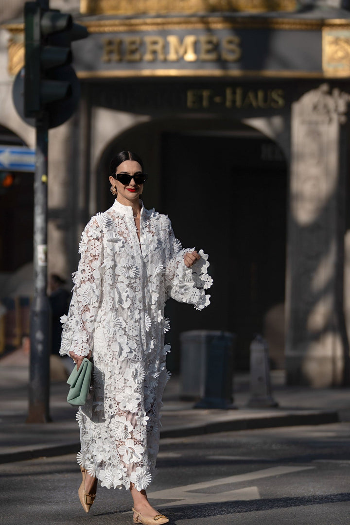 Elizabeth - שמלת תחרה אלגנטית עם שרוולים ארוכים