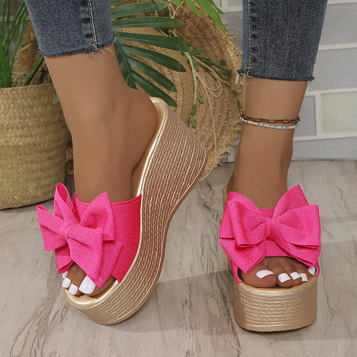 Sloane - נעלי בית נוחות עם קשת וסוליה עבה