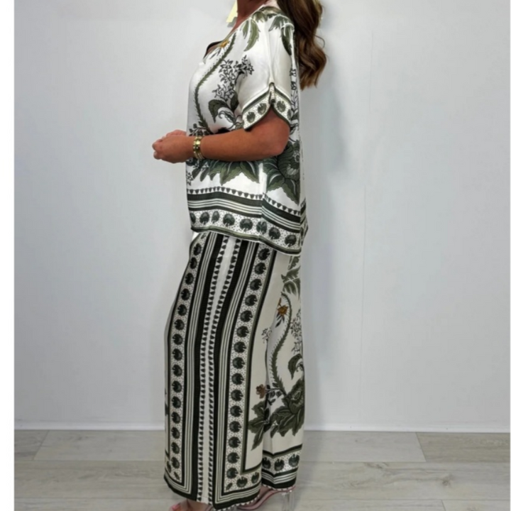 Kanella - חולצת V קז'ואל עם מכנסיים רחבים