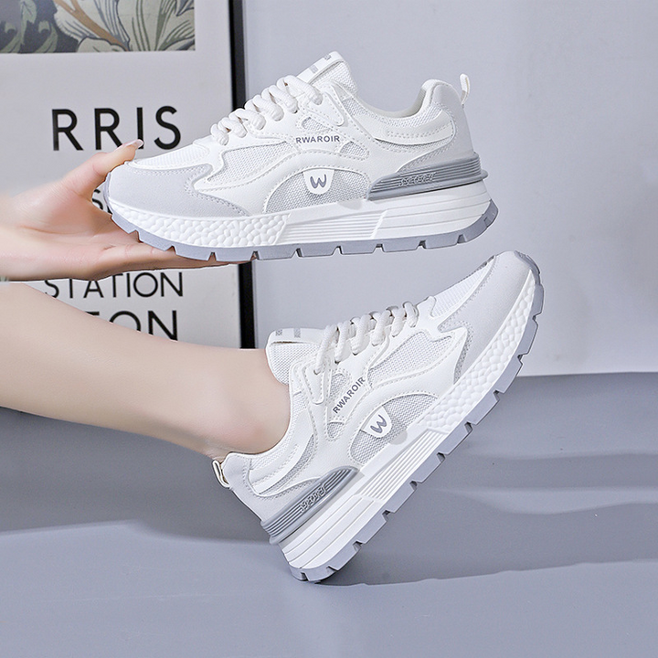 Klarisse - נעלי ספורט קלות עם שרוכים