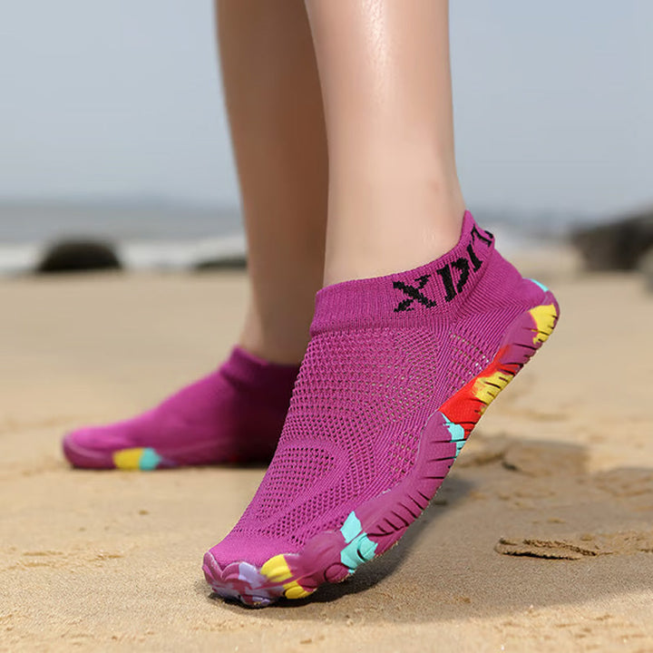 AquaStride - נעלי ספורט לחוף הים עם סוליה נגד החלקה