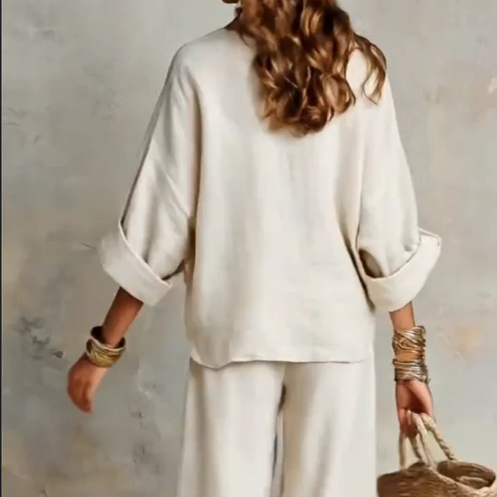 Ilaina - סט חולצת V-neck ומכנסיים רחבים